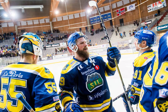 Goaltender Oskar Östlund, Robin Dahlstrøm and Mikael