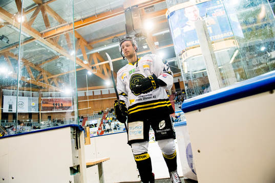 Mats Larsen Mostue of Stavanger Oilers