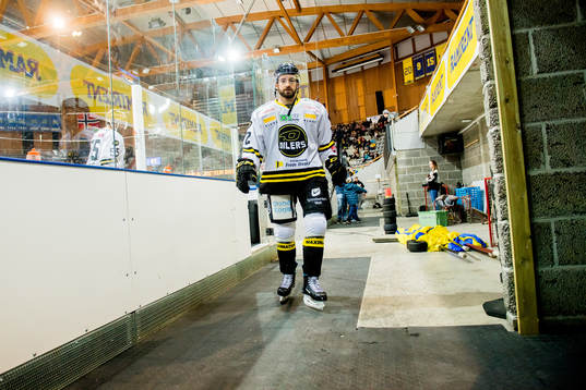 Mats Larsen Mostue of Stavanger Oilers