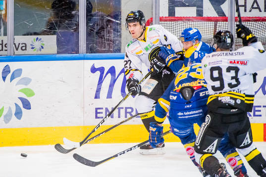 Henrik Medhus of Stavanger Oilers