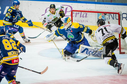 Mikkel Søgaard of Storhamar, Kristian Forsberg of
