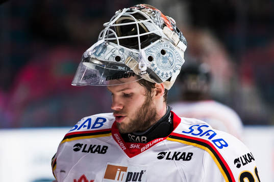 Luleås målvakt Filip Gustavsson deppar