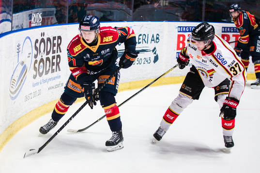 Djurgårdens Jonathan Davidsson och Luleås Isac Lundeström