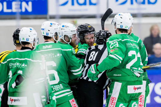 Brynäs Jonathan Granström i bråk med Rögles spelare
