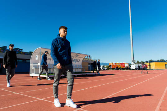 Norrköpings Jordan Larsson på väg ut för att känna på