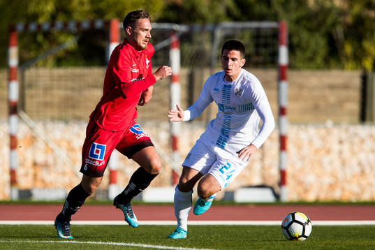 Norrköpings Linus Wahlqvist och Rijekas Domagoj Pavicic