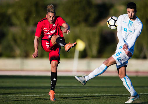 Norrköpings Alexander Jakobsen med ett skott som täcks av