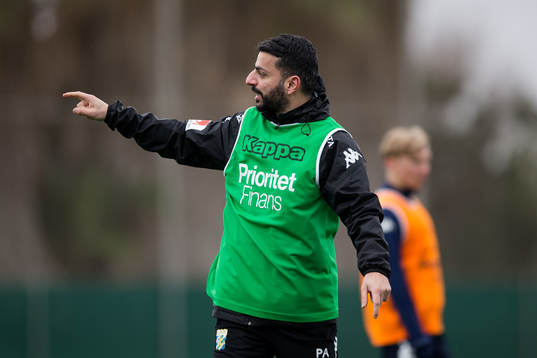 IFK Göteborgs tränare Poya Asbaghi