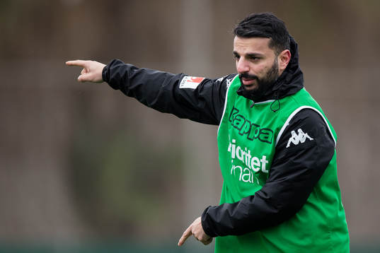 IFK Göteborgs tränare Poya Asbaghi