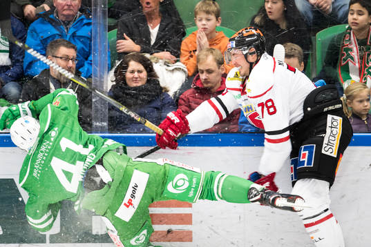 Rögles Daniel Widing och Örebro Victor Bartley