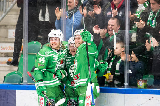 Rögles Olle Liss, Bryan Lerg  och Taylor Matson jublar
