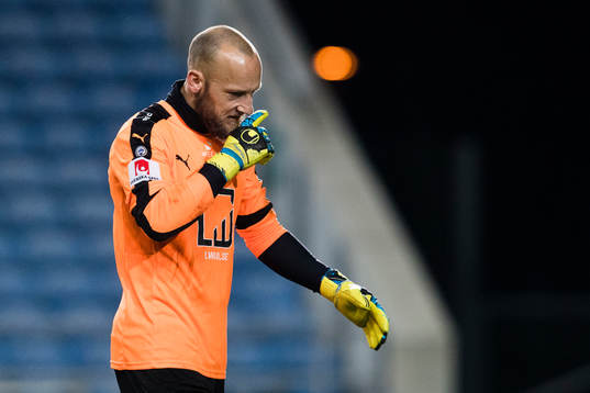 Hammarbys målvakt Benny Lekström deppar