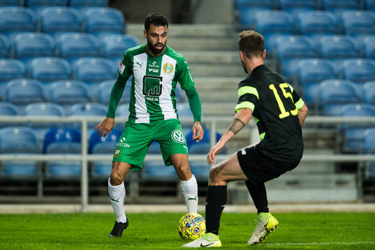 Hammarbys Imad Khalili och Shamrock Rovers Ally Gilchrist