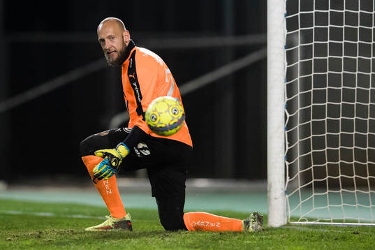 Hammarbys målvakt Benny Lekström deppar