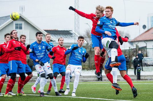 Östers Filip Örnblom och Trelleborgs Lasse Nielsen  i