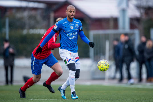 Trelleborgs Salif Camara Jönsson mot Östers Filip Örnblom