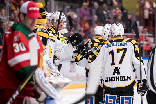 Skellefteås spelarna jublar