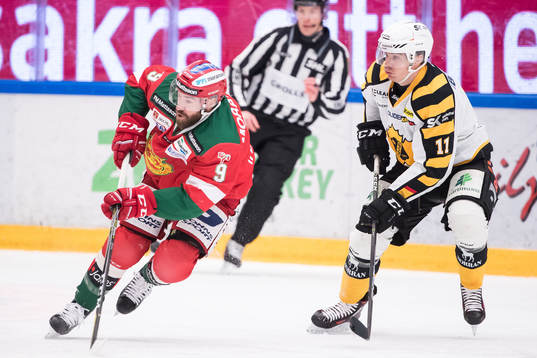 Moras Andrew Rowe och Skellefteås Henrik Hetta  i