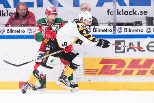 Moras Marcus Fagerudd och Skellefteås Bud Holloway  i
