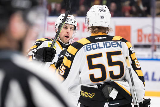 Skellefteås Joakim Lindström jublar