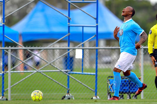 Malmö FFs Carlos Strandberg deppar