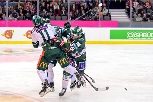 Färjestads Joakim Nygård och Frölundas Jonathan Sigalet