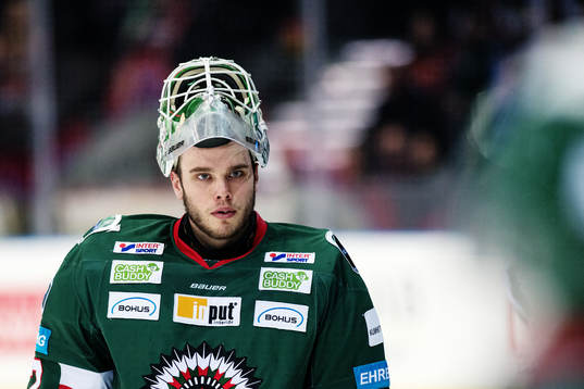 Frölundas målvakt Johan Gustafsson deppar när han blir