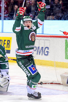 Frölundas Carl Grundström jublar