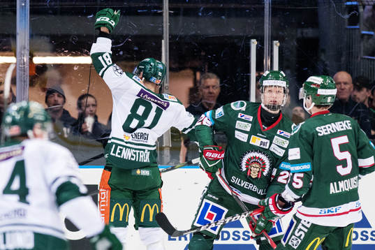 Färjestads Theodor Lennström jublar