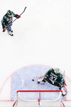 Frölundas Christoffer Ehn och målvakt Johan Gustafsson