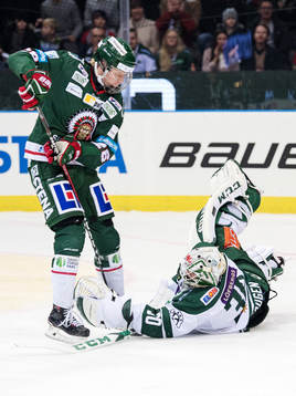Frölundas Rasmus Dahlin och Färjestads målvakt Lars
