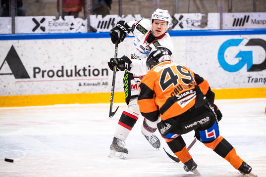 Malmö Redhawks Tobias Ekberg och Karlskronas Filip Cruseman