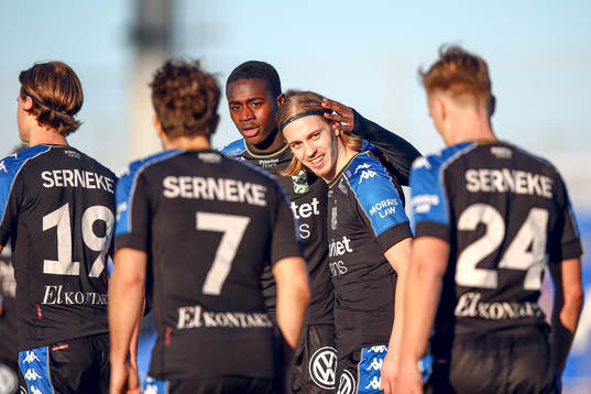 IFK Göteborgs Elias Mar Omarsson  jublar med lagkamrater