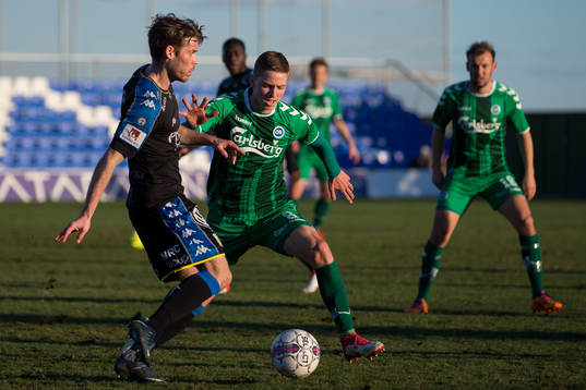 IFK Göteborgs Emil Salomonsson mot Odenses André Römer