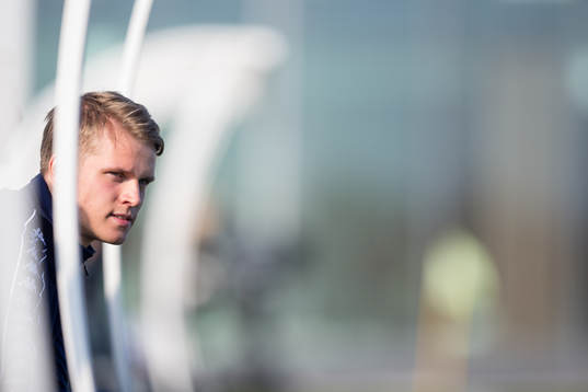 IFK Göteborgs nyförvärv Mikael Ingebrigtsen tittar på