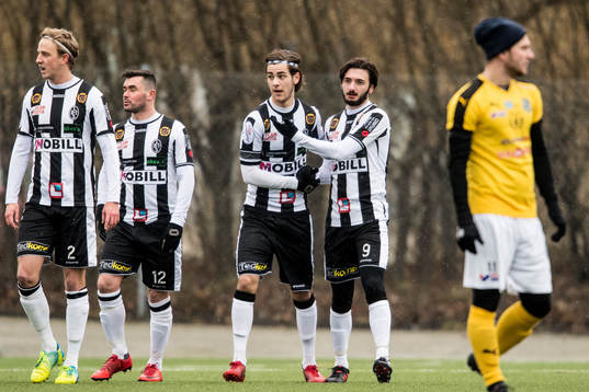 Landskronas Adi Nalic gratuleras