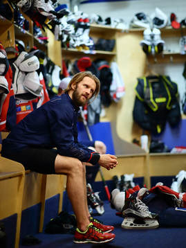 Linköpings Sebastian Karlsson före ishockeymatchen i SHL