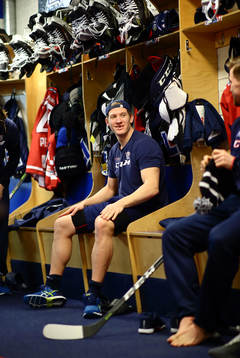 Linköpings Emil Sylvegård före ishockeymatchen i SHL