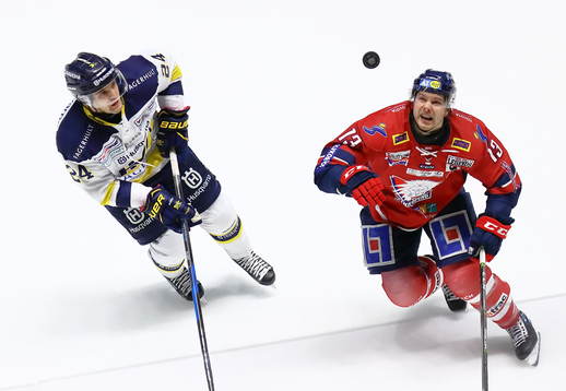 s Stefan Elliott, Linköpings Andrew Gordon