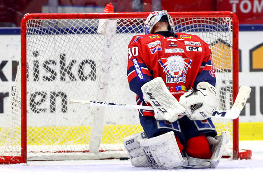 Linköpings målvakt Jacob Johansson deppar