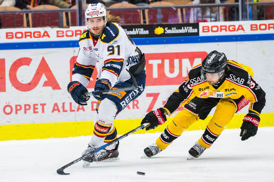 Djurgårdens Axel Jonsson Fjällby och Luleås Pontus