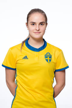 Ella Wallfur Skiljic i F17-landslaget
