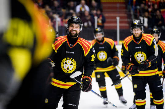 Brynäs Johan Alcén jublar