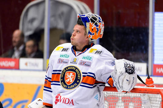 Växjös målvakt Viktor Fasth deppar