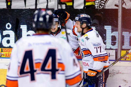 Växjös Pontus Netterberg jublar