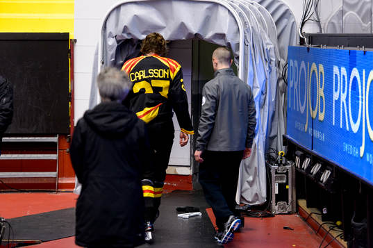 Brynäs Lucas Carlsson kliver av