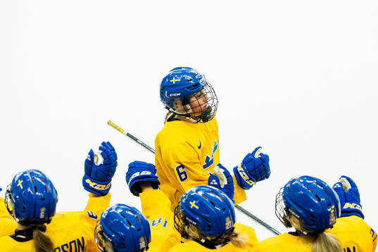 Hanna Olsson of Sweden celebrates 2-0 with her teammates