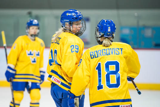 Olivia Carlsson of Sweden and Maria Lindh of Sweden