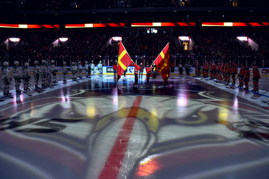 Rögles och Malmö Redhawks står uppställda