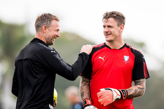 Malmö FFs tränare Magnus Pehrsson och målvakt Johan